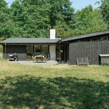 Casa de Férias Near With Nordic Aesthetics