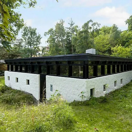 Near With Nordic Aesthetics Casa de Férias